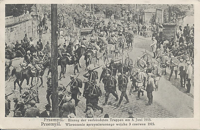 The great Austro-Hungarian fortress city of Przemyśl fell to the Russians on March 23, 1915. It was retaken by German and Austro-Hungarian troops in their advance in 1915. In the picture, German infantry in soft caps and spiked helmets march to the left. Austro-Hungarian cavalry ride to the right.
Text:
Przemyśl, Einzug der verbündeten Truppen am 3 Juni 1915
Przemyśl, advance of allied [German-Austro-Hungarian] troops on June 3, 1915
Reverse:
Postmarked from Przemyśl on January 23, 1916