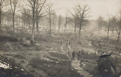 Photograph of a German forest camp on Hill 310, Verdun.
Text, reverse:
Typed: Lager bei Höhe 310.
Camp at altitude 310.
Handwritten: Verdun