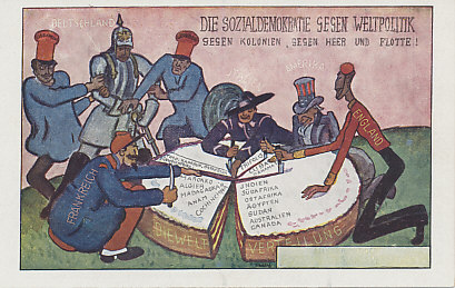 Socialists Karl Liebknecht and Lededur(?) struggle to restrain Imperial Germany from getting its slice of the world — Togo, Cameroon, East Africa, Southwest Africa — that other world powers carve up. France, Italy, the United States and Britain dig in.
Text:
Die Sozialdemokratie gegen Weltpolitik
gegen Kolonien, gegen Heer und Flotte!
Die Welt Verteilung
Social democracy against world politics
against colonies, against the army and navy!
The world distribution
Reverse:
The center is a true people's party! pushing no interest politics! fights for throne and altar!
Map 2
Germany has passed on the expansion of its economic territory, which means that Germany can abdicate its responsibility as a policy-making country, but also restrain itself economically, thereby putting the situation of the working population at risk. Therefore "comrade" Calwer rightly says: "Commercial stagnation (halt) can not improving the condition of the workers." Nevertheless social democracy shamelessly invites the direct betrayal of the Fatherland, threatening mass strikes and revolution, failing which Germany would be forced to defend his rights and honor with the weapon. The Center stands solidly for a global and colonial policy, so that Germany can have land opened up for its surplus population, and gain new markets and sources of supply for trade and industry.
So vote for each of the Center's candidates and attend to his words.
Das Zentrum ist eine wahre Volkspartei! betreibt keine Interessenpolitik! kämpft für Thron und Altar
Karte 2
Verzichtet Deutschland auf die Erweiterung seines Wirtschaftsgebietes, so heißt dies: Deutschland  kann nicht nur als politisch maßgebendes Land abdanken, sondern es geht auch wirtschaftlich zurück, und damit ist gleichzeitig die Lage der Arbeiter-Bevölkerung bedroht. "Genosse" Calwer sagt daher richtig: "Gewerbliche Stagnation (Stillstand) läßt keine Hebung der Lage der Arbeiter zu". Trotzdem