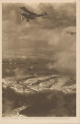 Turkish planes flying over the Dardanelles and the Gallipoli Peninsula as Allied battleships fire on Turkish positions. Illustration by Zeno Diemer.
Text:
Zeno Diemer, Türkische Flieger über den Dardanellen
Zeno Diemer, Turkish aviators over the Dardanelles
Reverse:
Logo: Deutsche Hilfstätigkeit für Ostpreußen E.V.
Der Krieg 1914/16 in Postkarten
3.Musterreihe
Verkaufspreis 10 Pfg.
Hiervon fließen der Hilfstätigkeit für Ostpreußen 6 Pfg. zu
Herausgegeben von der Ostpreußen-hilfe 1915
Logo: German assistance provided to East Prussia E. V.
The 1914/16 war in Postcards
3.Muster series
Sale Price 10 Pfg.
Of this 6 Pfg. of assistance flows to East Prussia 
Published by East Prussian Aid 1915