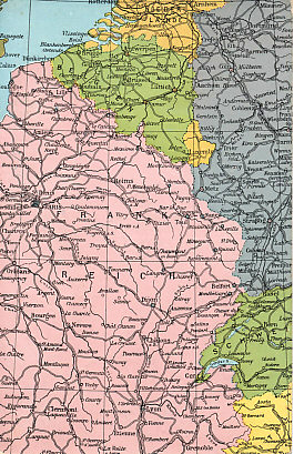 Postcard map of the Western Front. By the time the card was mailed on November 26, 1914, trench warfare had begun, with trenches stretching from a corner of Belgium on the English Channel, across northern France to the Swiss border.
Reverse:
Uebersichtskarte vom westlichen Kriegsschauplatz (Overview map of the Western Front)
Message dated, November 25, field postmark November 26, 1914 to a soldier in the 15th Army Corps